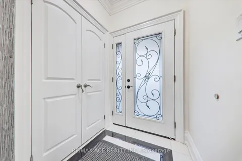 71 Lillington Avenue, ON M1N 3K6