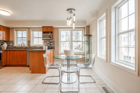 38 Archibald Mews, ON M1P 0A4