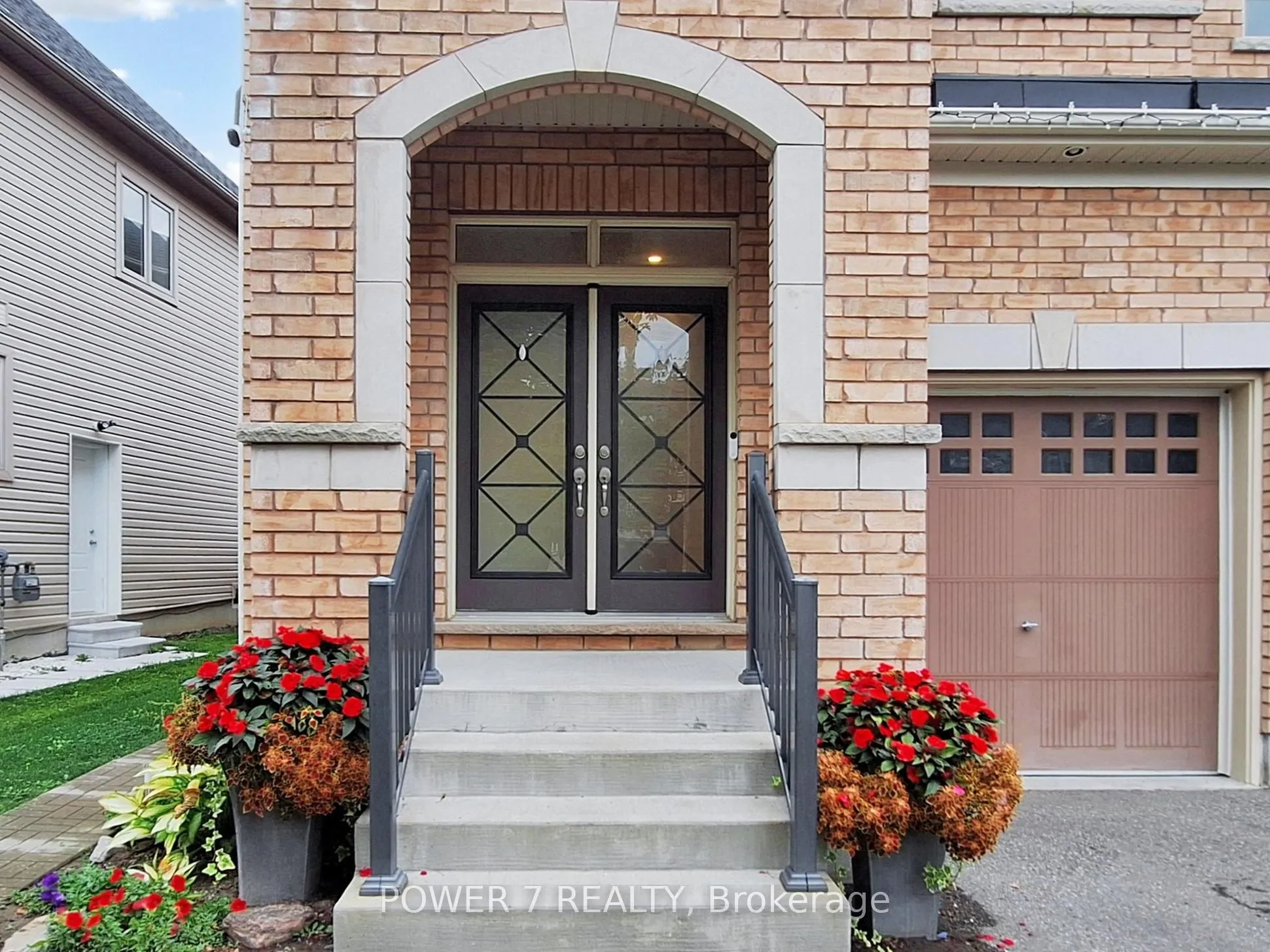 2417 Dress Circle Crescent, ON L1L 0L9