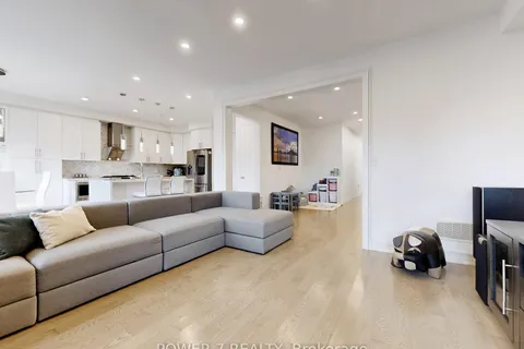 2417 Dress Circle Crescent, ON L1L 0L9