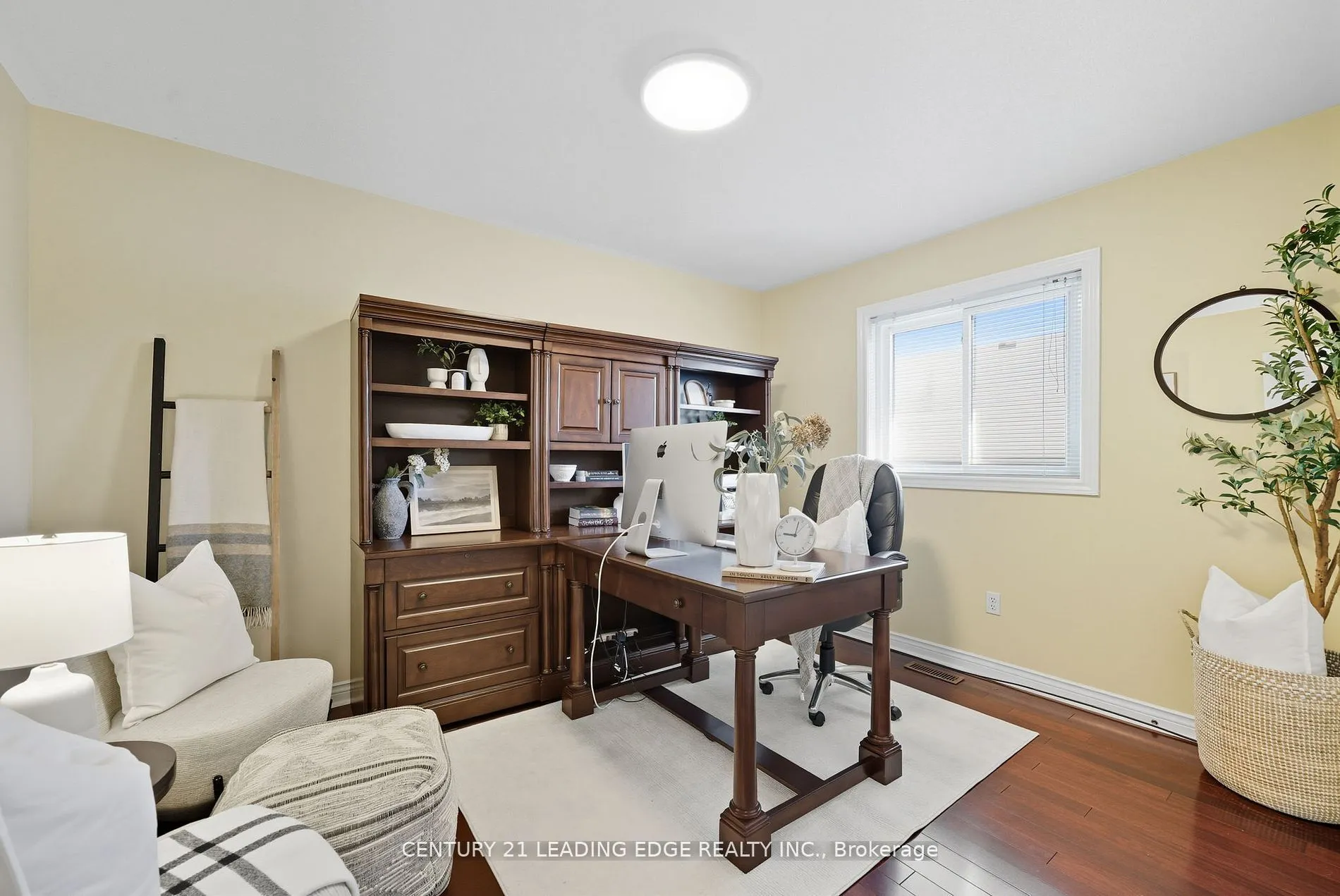 Detached living room at 2308 Abbott Crescent Pickering