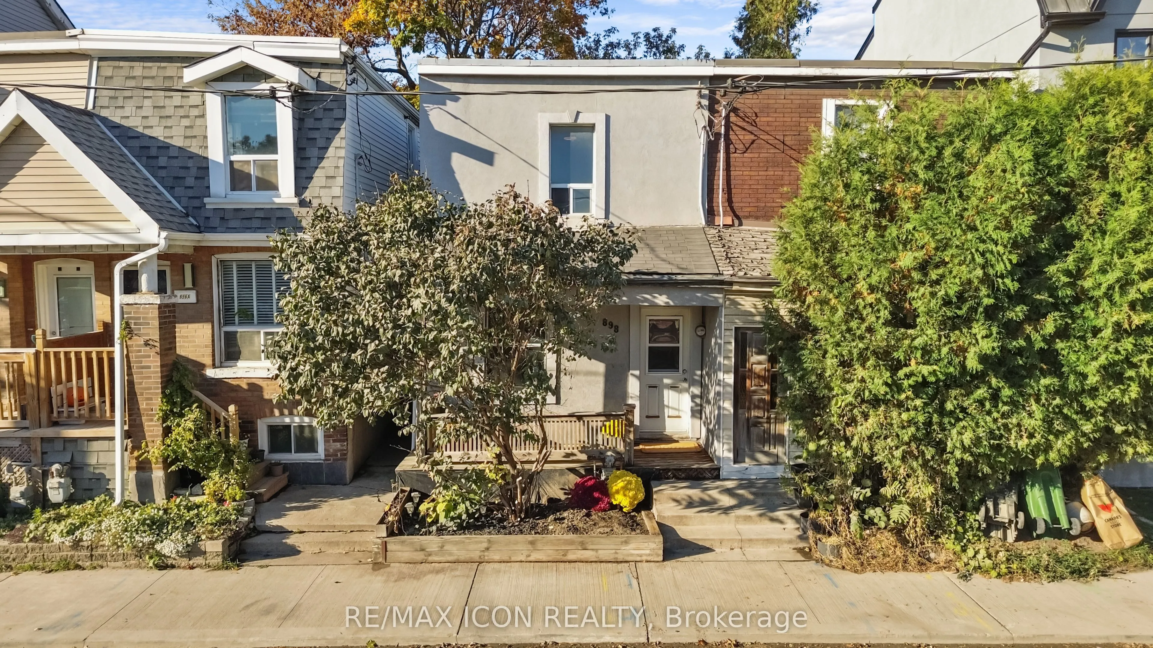 898 Eastern Avenue, ON M4L 1A4