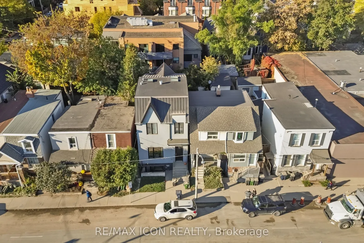 898 Eastern Avenue, ON M4L 1A4