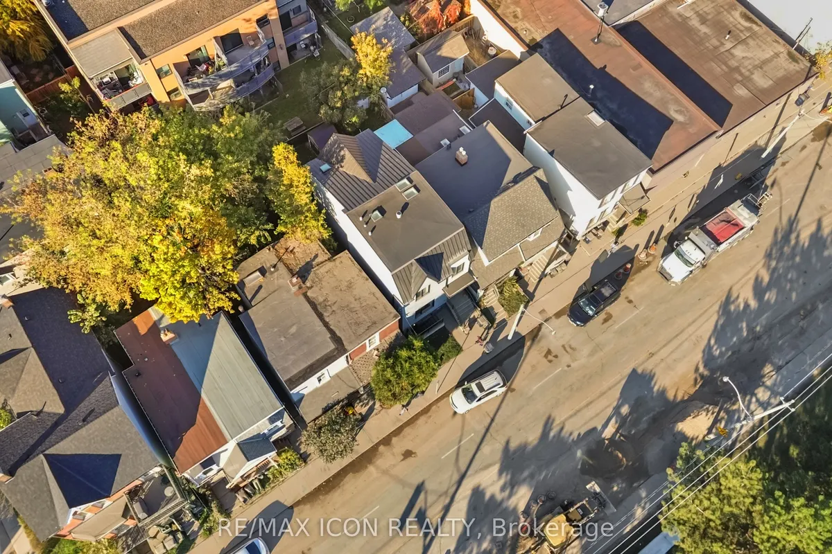 898 Eastern Avenue, ON M4L 1A4