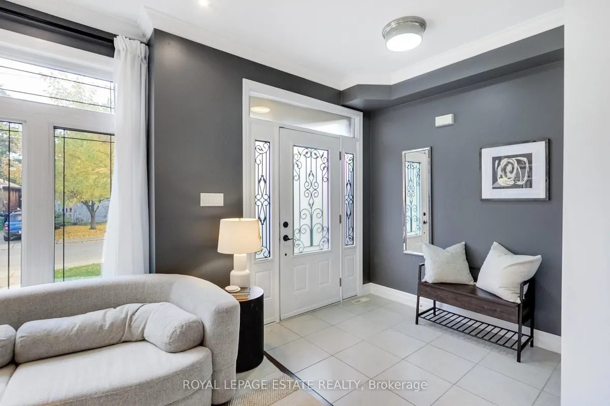 20 Westbrook Avenue, ON M4C 2G2