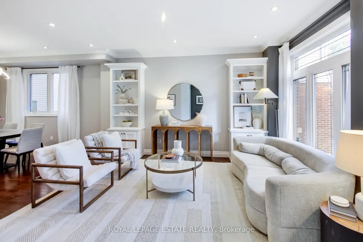 20 Westbrook Avenue, ON M4C 2G2