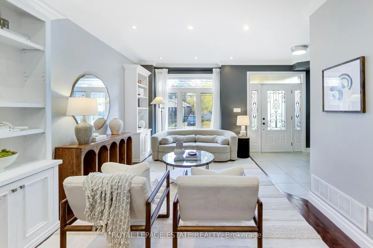 20 Westbrook Avenue, ON M4C 2G2