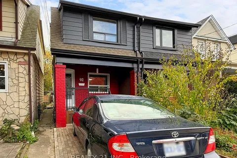 92 King Edward Ave Avenue, ON M4C 5J6