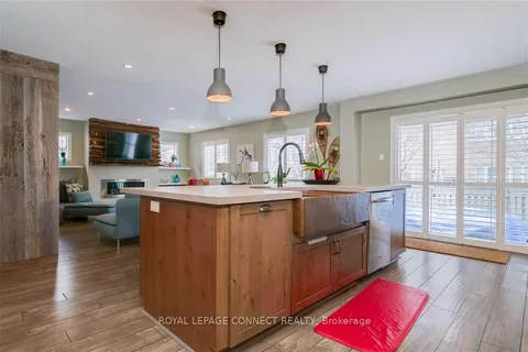 63 Warwick Avenue, ON L1Z 1L6