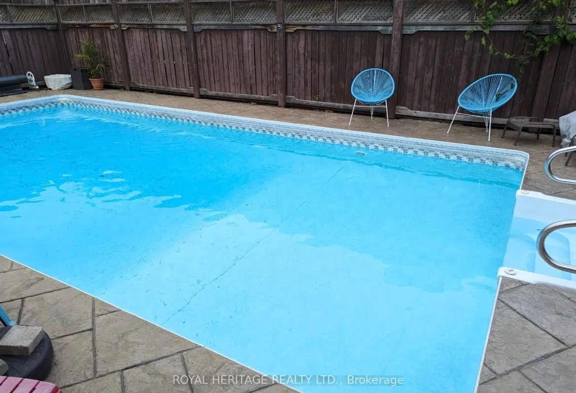 717 Fairview Avenue, ON L1W 1M6