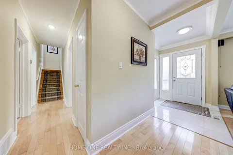 12 Lauralynn Crescent, ON M1S 2H4