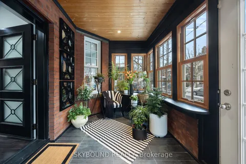 20 Fairview Boulevard, ON M4K 1L9