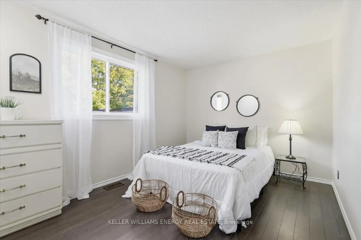 856 Roundelay Drive, ON L1J 7T9