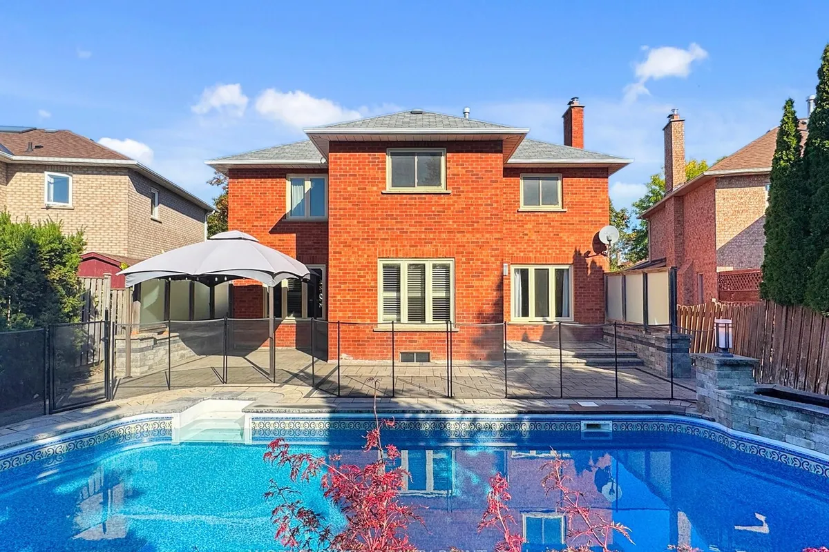 23 Kilbride Drive, ON L1R 2B3