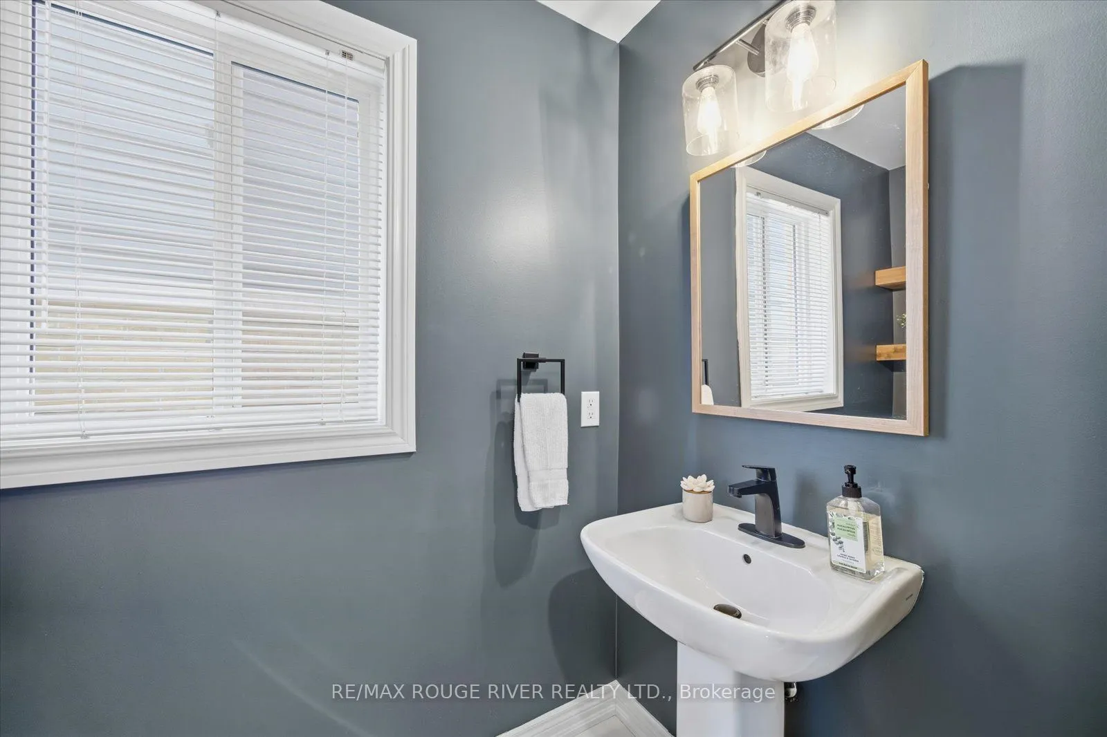 245 Blackwell Crescent, ON L1L 0C9