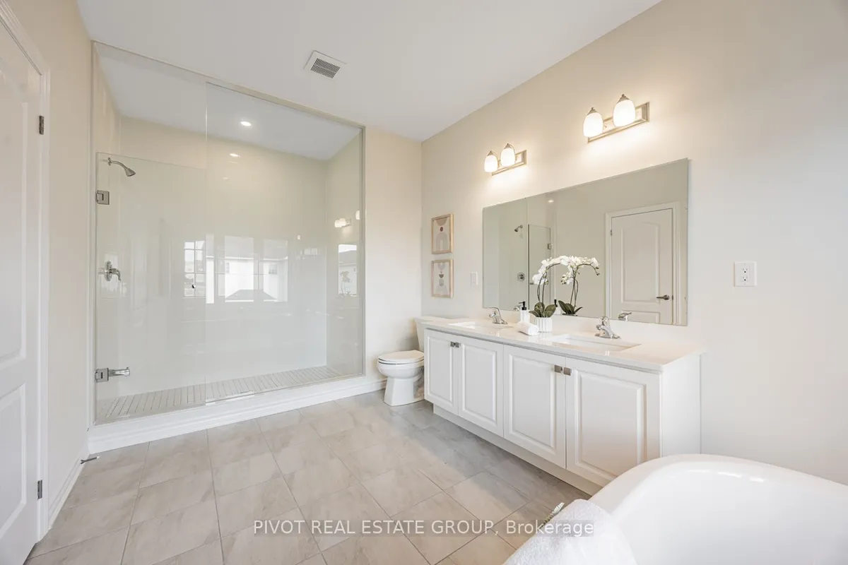 12 Waterfront Crescent, ON L1N 0M9