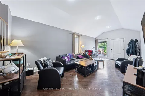 169 King Edward Avenue, ON M4C 5J7