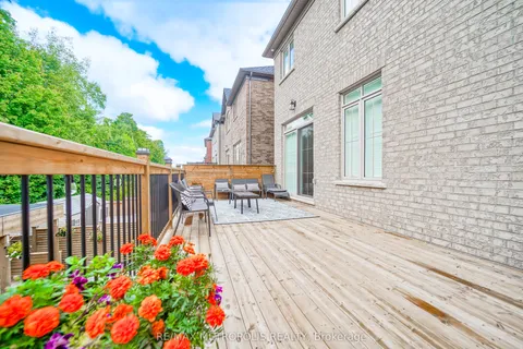 141 AUCKLAND Drive, ON L1P 0J2