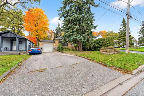 10 Colonial Avenue, ON M1M 2C2
