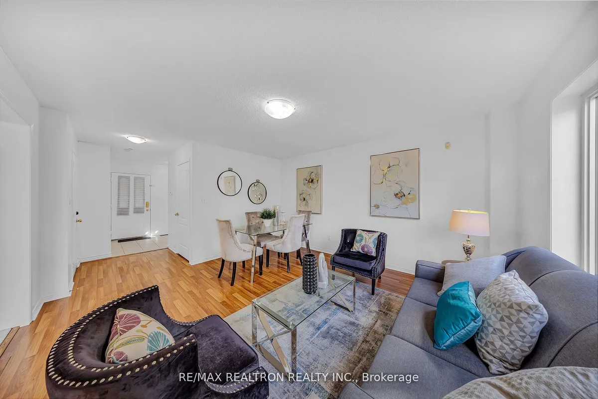 25 Cranston Avenue, ON L1Z 2B5