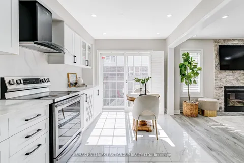 35 Elliottglen Drive, ON L1Z 0H1