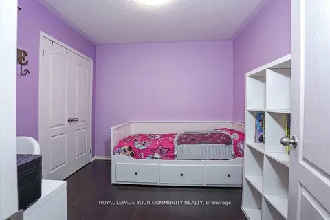 186 cosgrove Drive, ON L1L 0K5