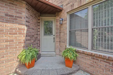 43 Daniels Crescent, ON L1T 1X8