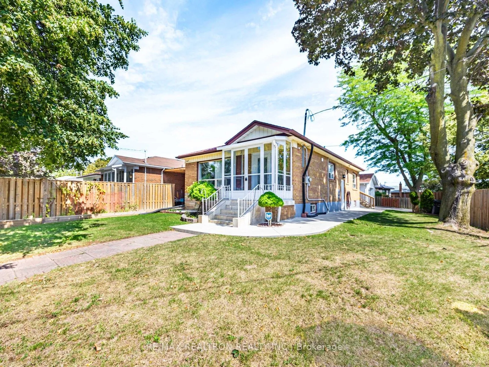 25 Chandler Drive, ON M1G 1Z1