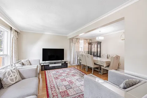 25 Chandler Drive, ON M1G 1Z1