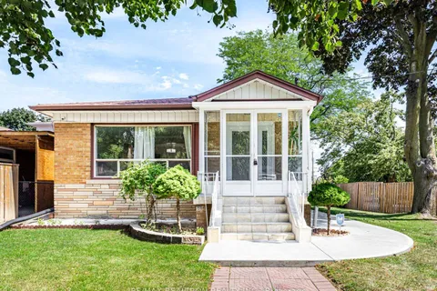 25 Chandler Drive, ON M1G 1Z1