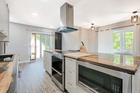 20 Granard Boulevard, ON M1M 2E1