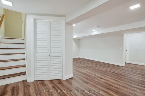 20 Granard Boulevard, ON M1M 2E1