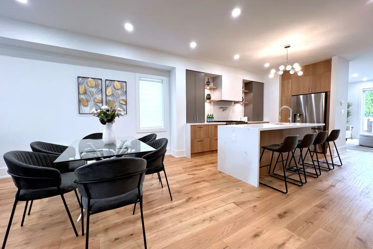 257 Chisholm Avenue, ON M4C 4W5