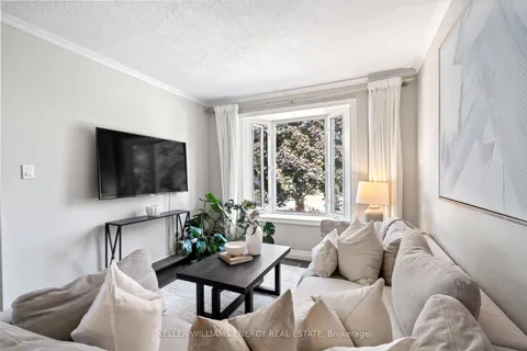 6 Fairbairn Court, ON L1C 4K9