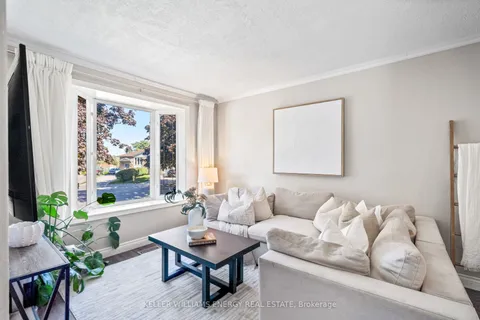 6 Fairbairn Court, ON L1C 4K9