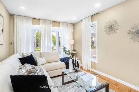 4 Skipperhill Crescent, ON M1X 1W2