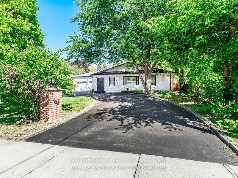 657 Old Harwood Avenue, ON L1Z 1E4