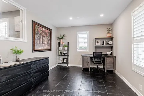 657 Old Harwood Avenue, ON L1Z 1E4