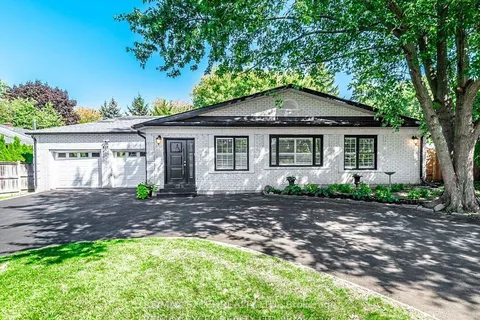 657 Old Harwood Avenue, ON L1Z 1E4