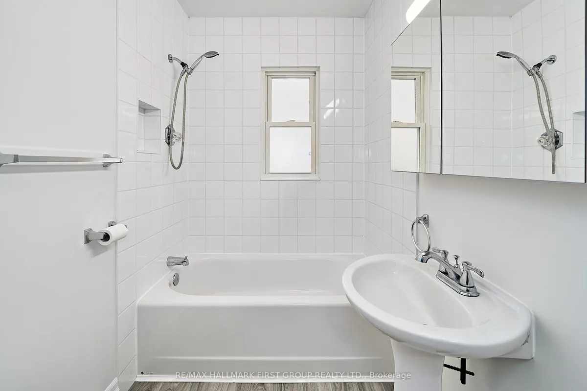 16 Ontoro Boulevard, ON L1Z 1X6