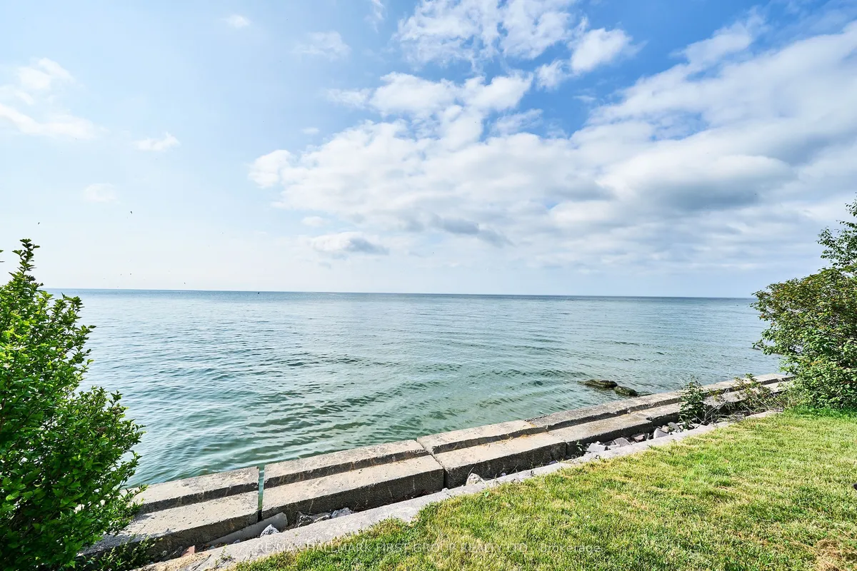 16 Ontoro Boulevard, ON L1Z 1X6