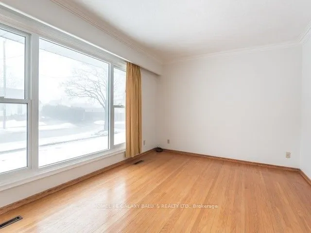 427 Fairleigh Avenue, ON L1J 2W4