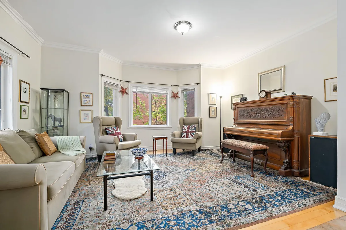 110 Bowmore Road, ON M4L 3J2