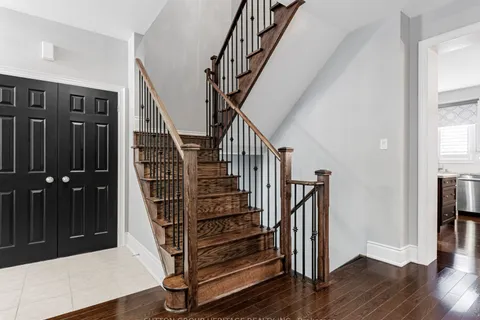 12 Aller Park Way, ON L1M 0L5