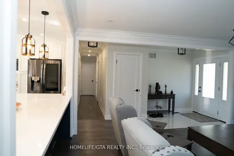 439 Rossland Road, ON L1J 3G9