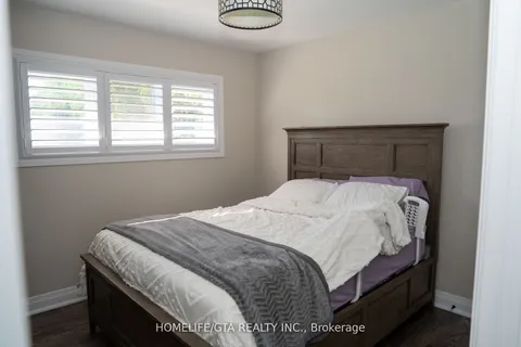 439 Rossland Road, ON L1J 3G9