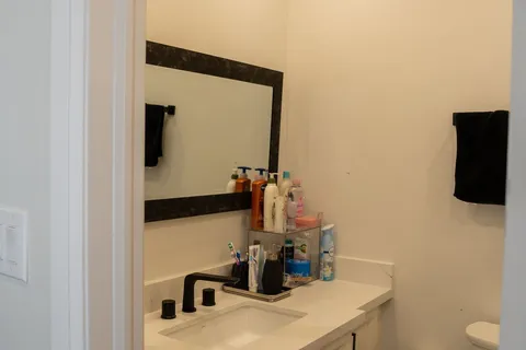 439 Rossland Road, ON L1J 3G9