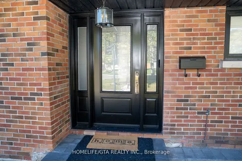 439 Rossland Road, ON L1J 3G9