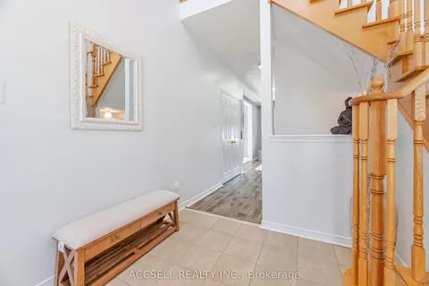 79 Lobb Court, ON L1C 0K4