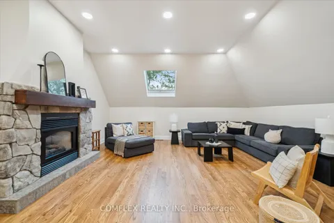 2 TAUNUS Court, ON L1C 4H5